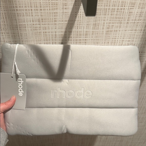 RHODE Gray Pouch - Picture 2 of 4